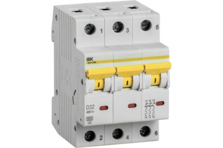 Автомат 3Р 32А D ИЭК